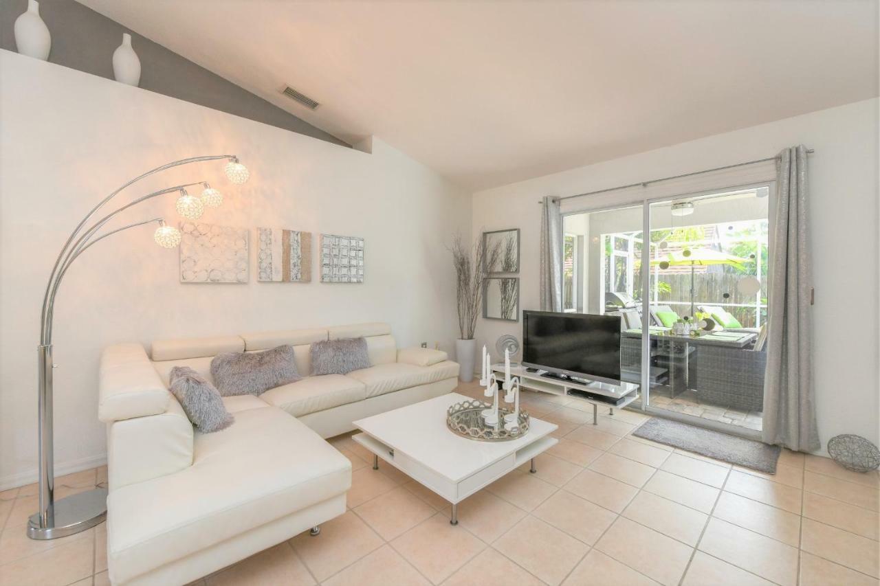 Contemporary Pool Villa I - Pool & Jacuzzi - Nearby Beach Venice Buitenkant foto